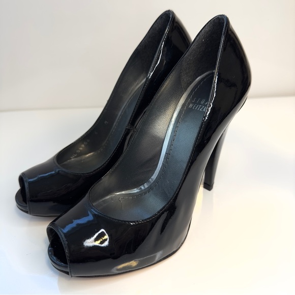Like new! Stuart Weitzman Black Patent Platform Round Toe Pumps Size 6 - Picture 3 of 8